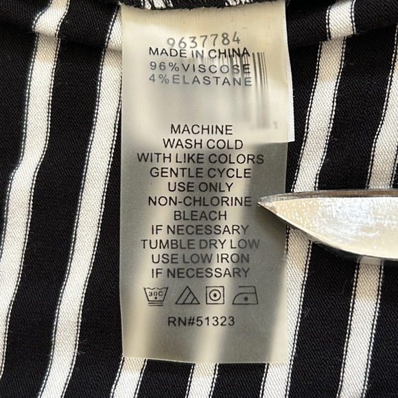 NWT Vince Camuto B&W Striped Dress Petite XS - Picture 6 of 12